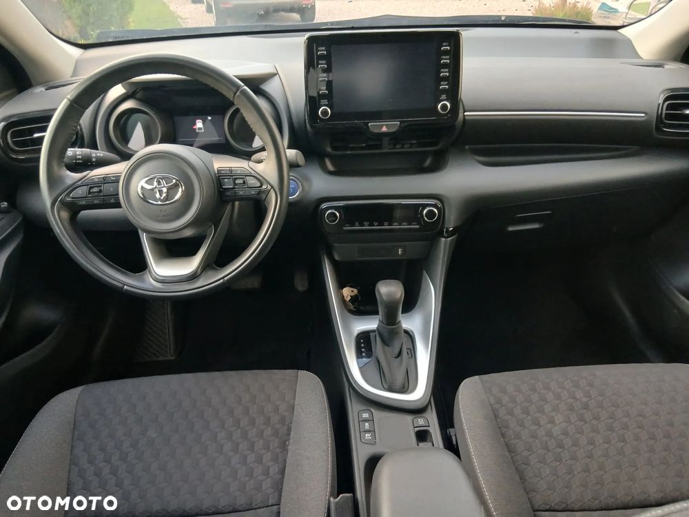 Toyota Yaris - 10