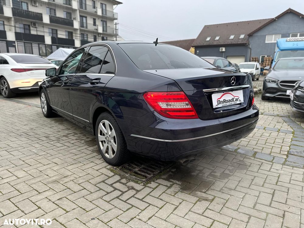 Mercedes-Benz C 180 CGI BlueEFFICIENCY - 3