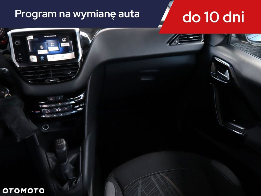 Peugeot 208 - 10