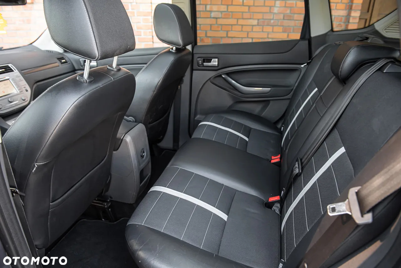 Ford Kuga 2.0 TDCi 4x4 Titanium - 25