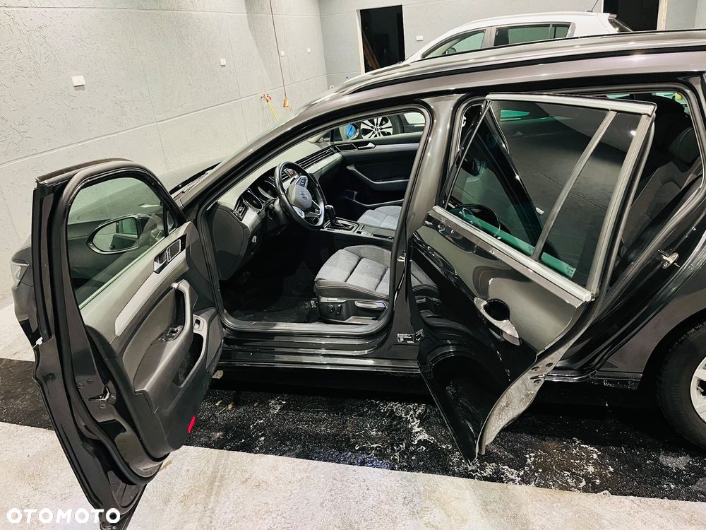 Volkswagen Passat Variant 1.5 TSI EVO Business DSG - 9