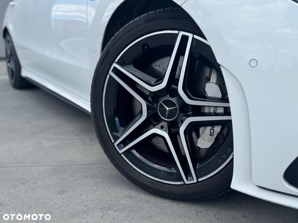 Mercedes-Benz CLA AMG 35 4-Matic 7G-DCT - 26