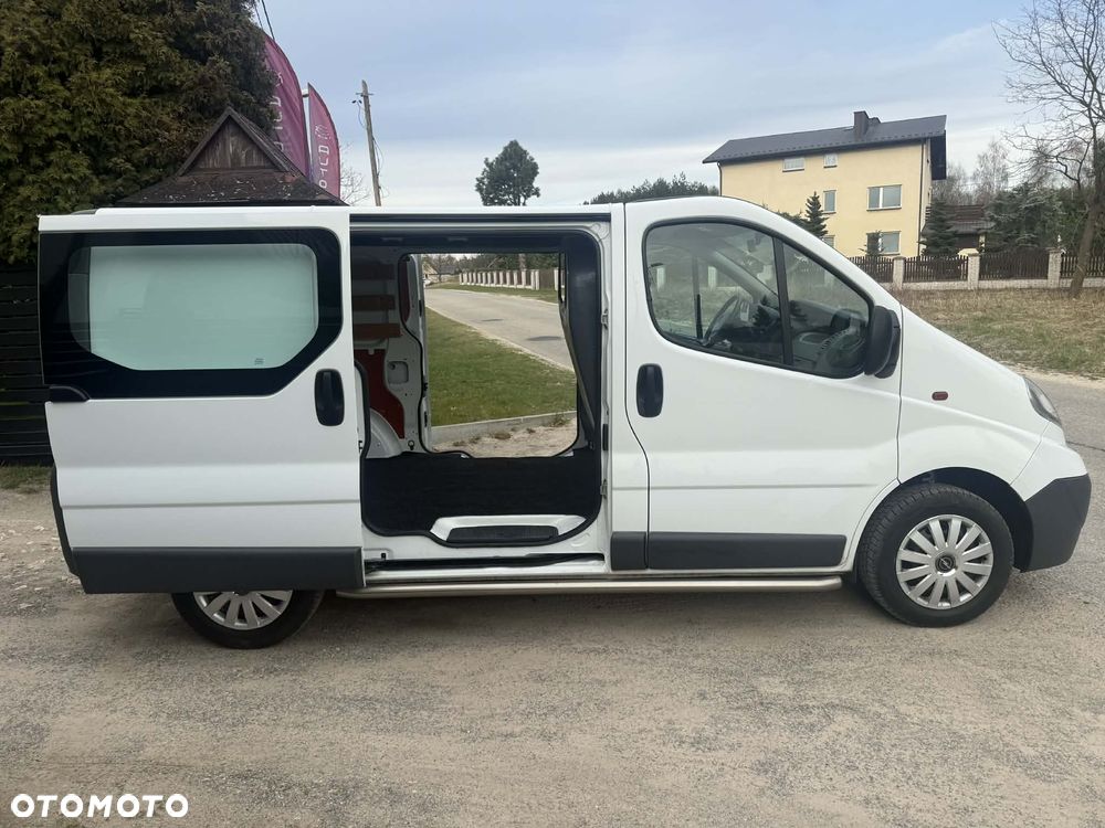 Opel Vivaro - 10