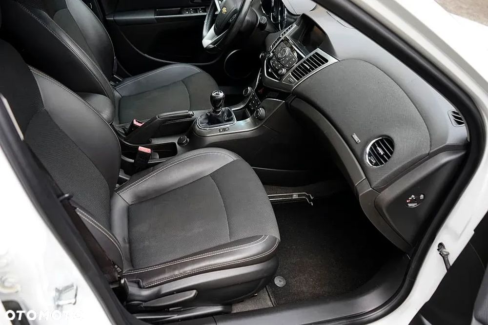 Chevrolet Cruze Station Wagon 1.7TD ECO LT - 16