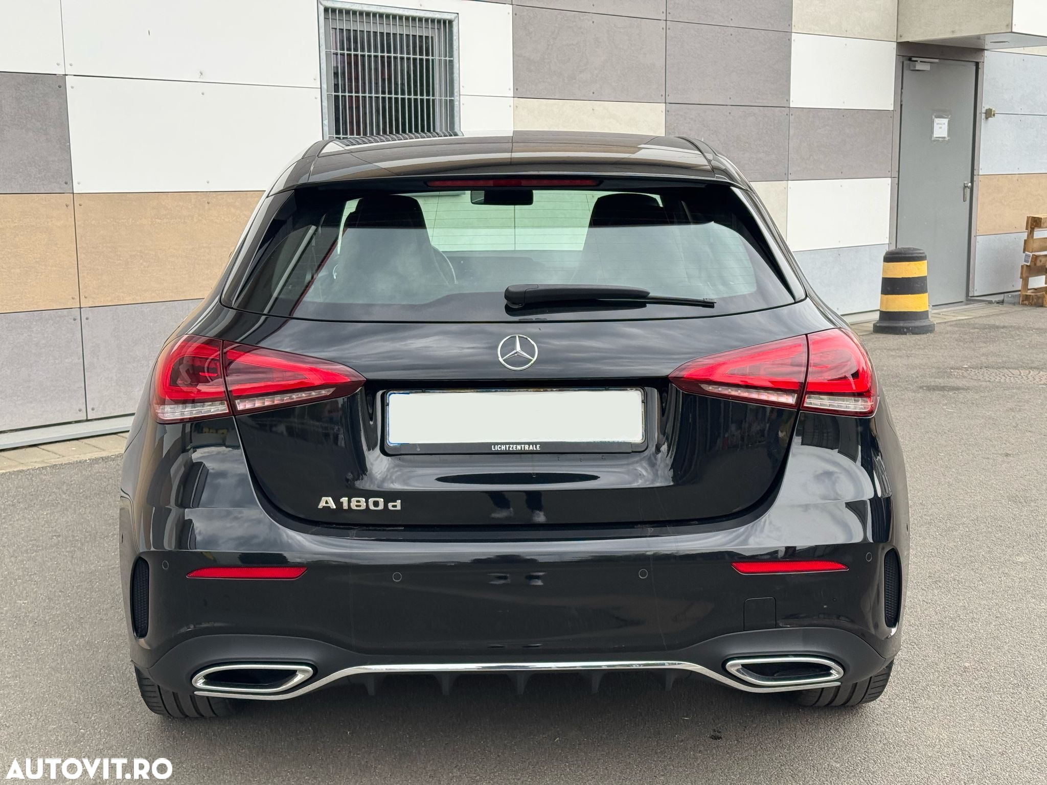 Mercedes-Benz A 180 d 7G-DCT AMG Line - 5