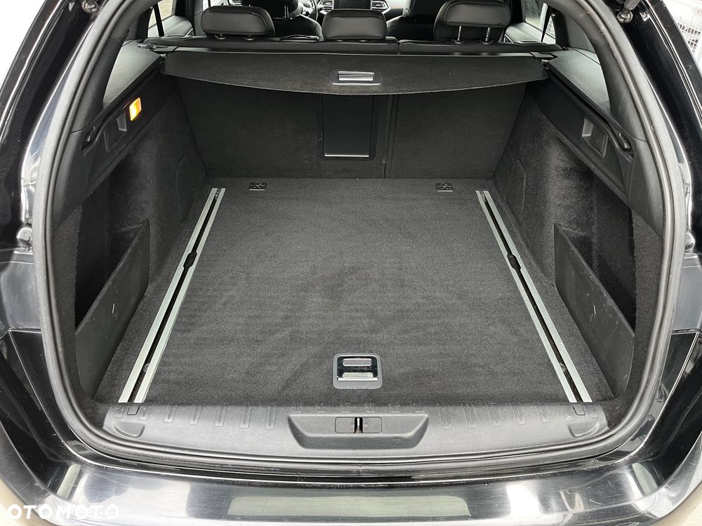 Peugeot 308 - 30