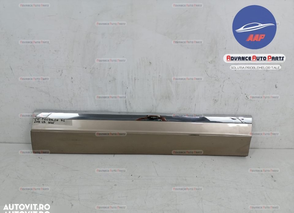 Ornament prag usa dreapta fata original Volkswagen VW Touareg generati - 1