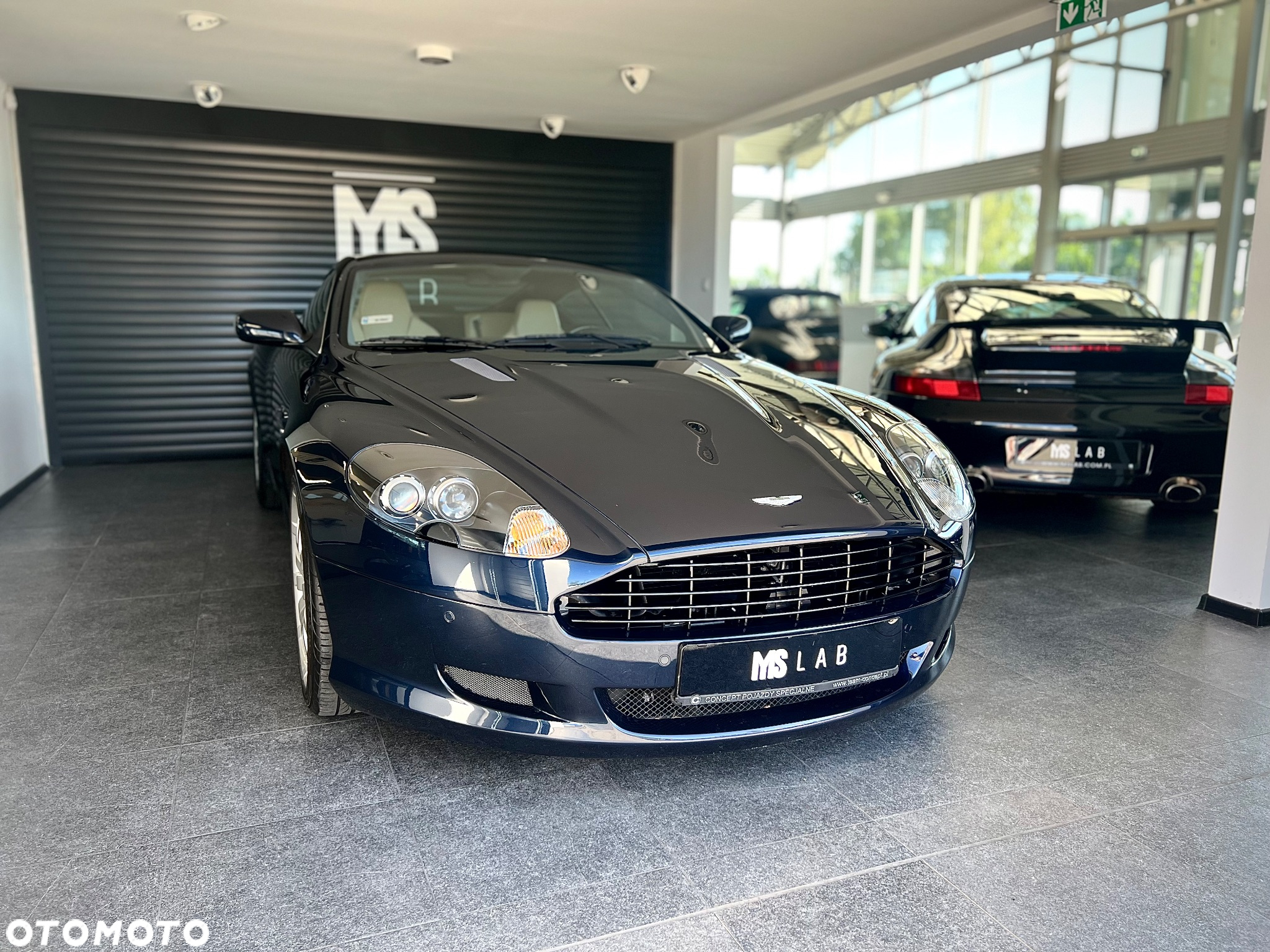 Aston Martin DB9 - 2