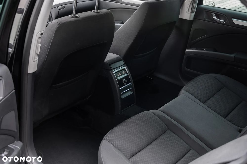 Skoda Superb 2.0 TDI Ambition DSG - 8