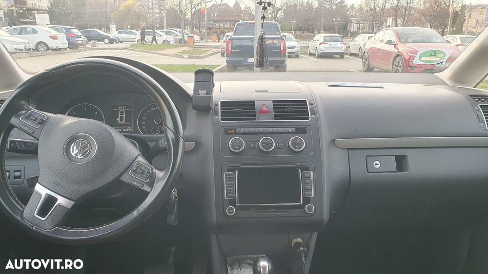 Volkswagen Touran 1.6 TDI DSG Highline - 8