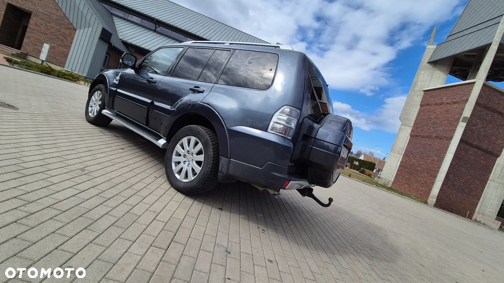 Mitsubishi Pajero - 4