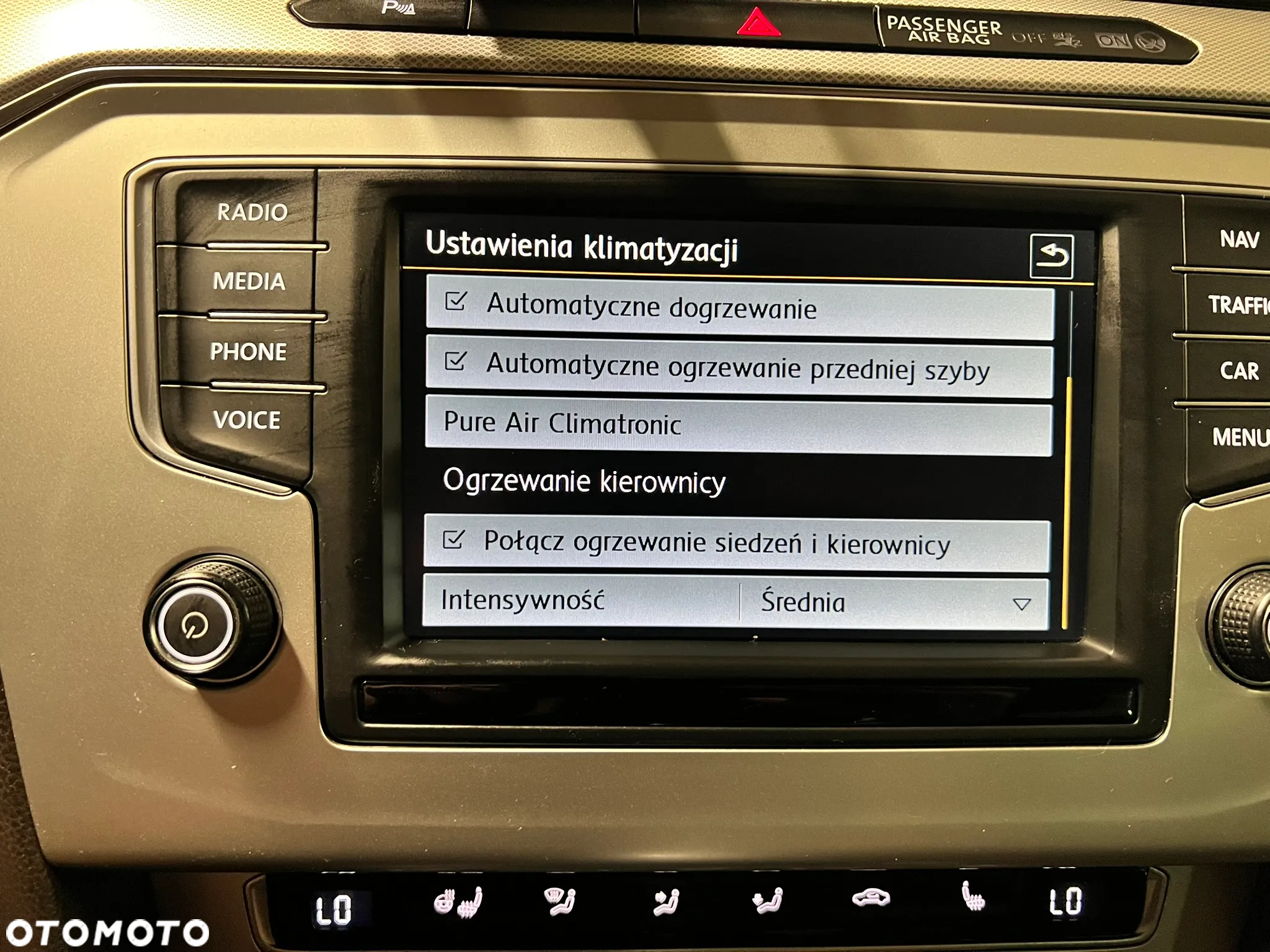 Volkswagen Passat Variant 1.6 TDI SCR DSG Trendline - 21