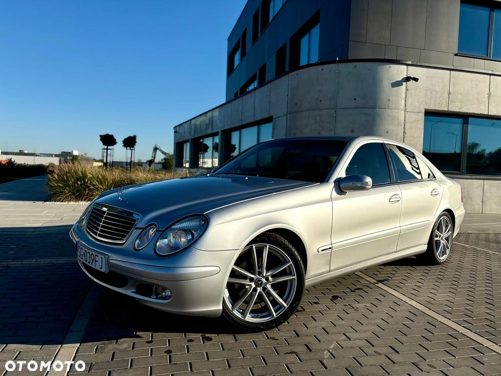 Mercedes-Benz E-Class 2003 photo 3