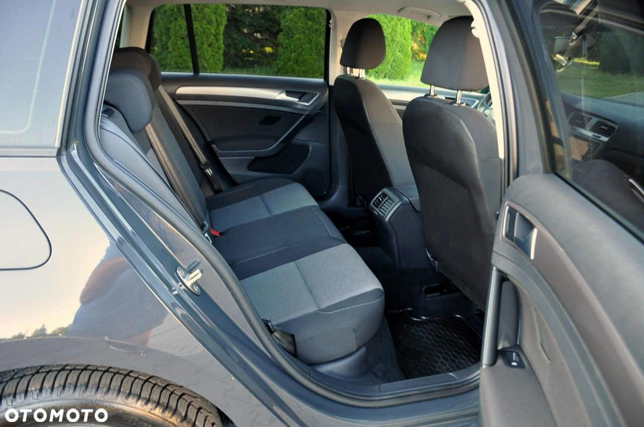 Volkswagen Golf - 19