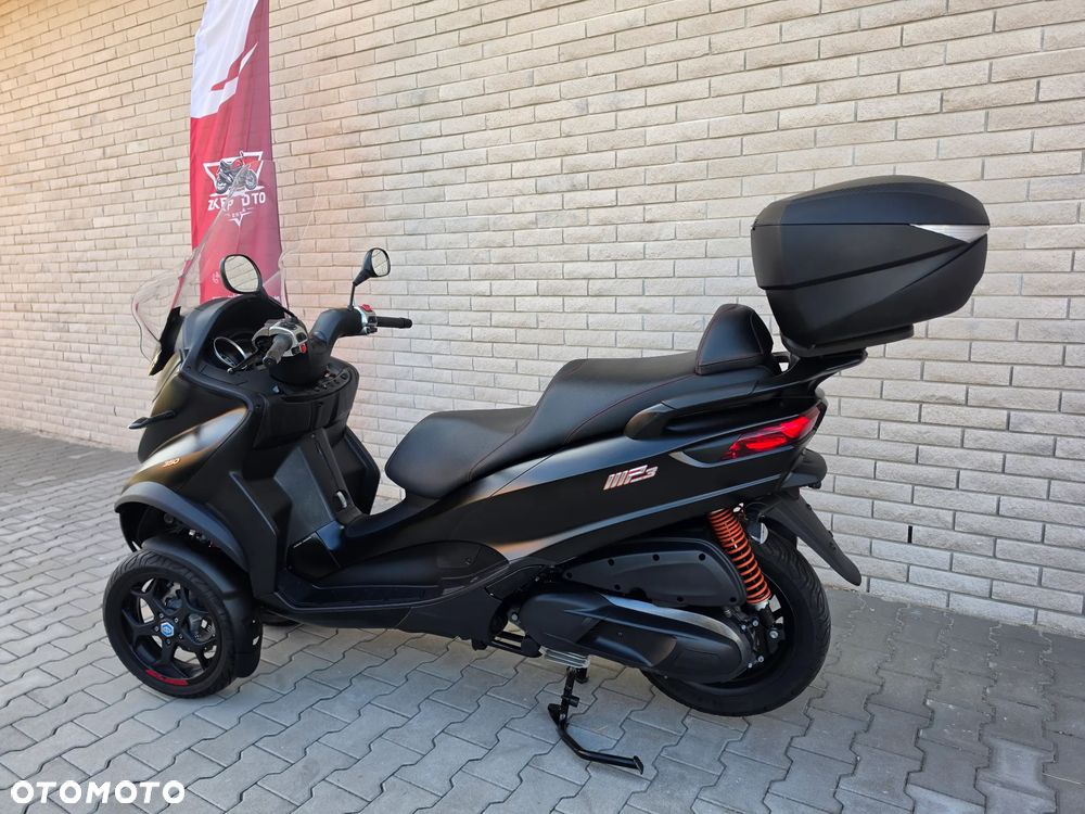 Piaggio MP-3 - 15