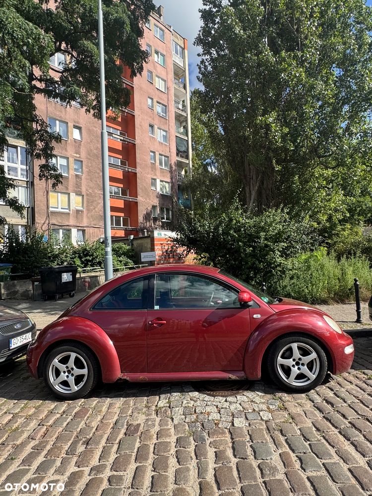 Volkswagen New Beetle - 1