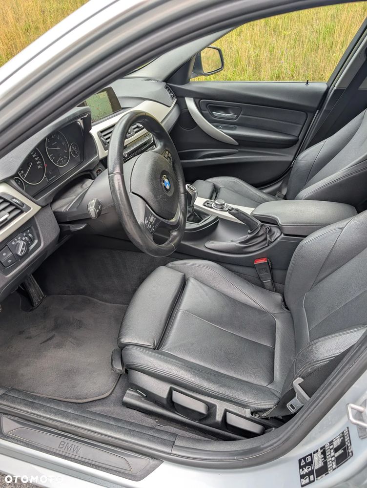 BMW Seria 3 318d xDrive Advantage - 18