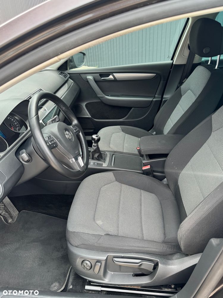 Volkswagen Passat 1.4 TSI Comfortline R-Style - 10