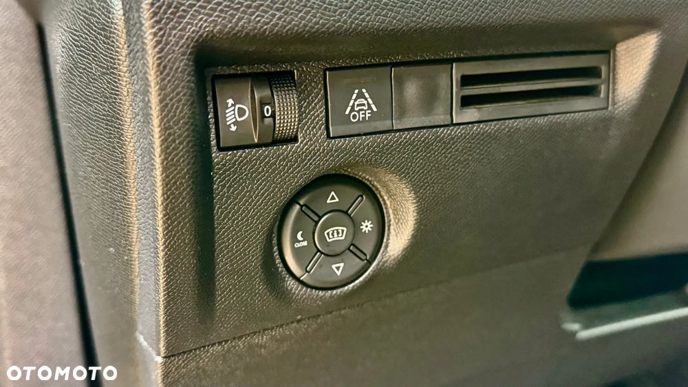 Citroën C4 PureTech 130 Stop&Start EAT8 SHINE - 18