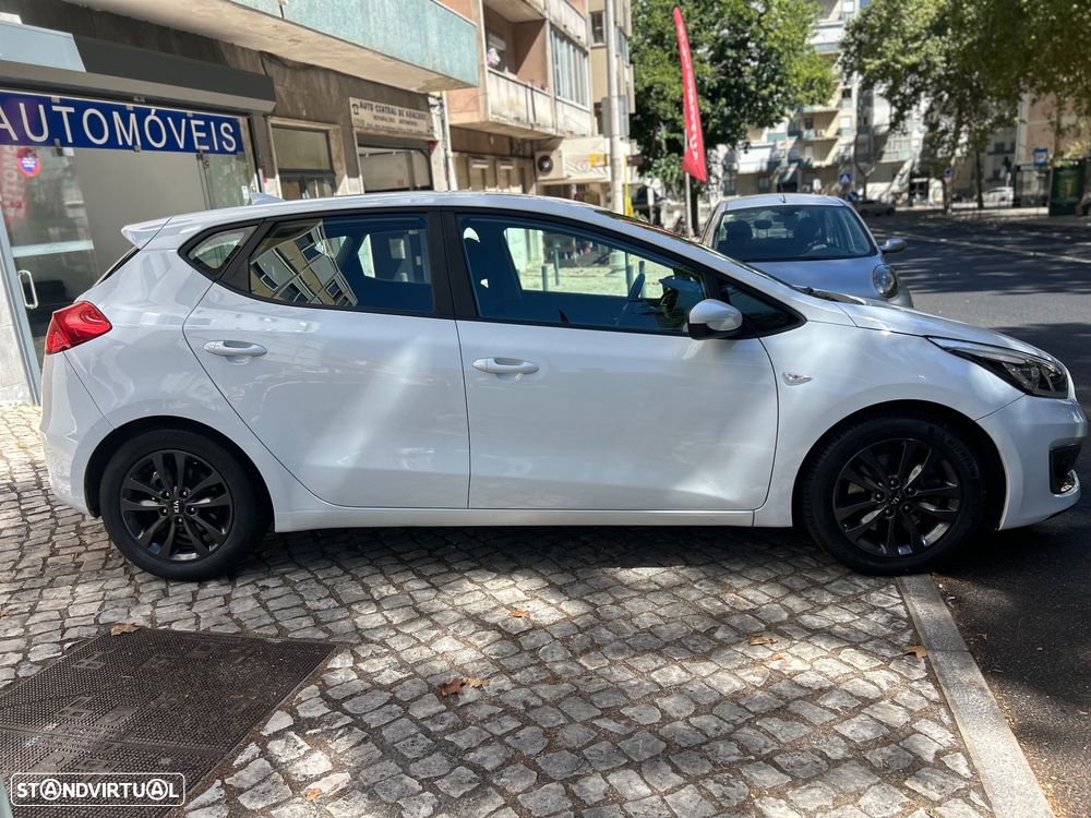 Kia Ceed - 10