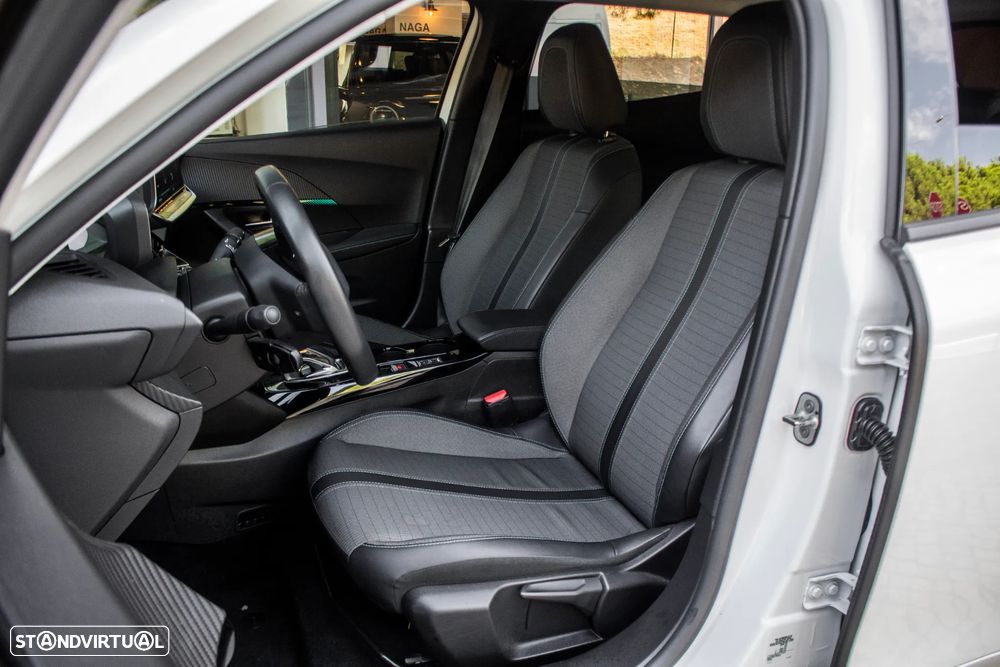 Peugeot e-2008 Allure - 26