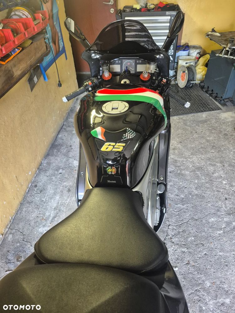 Aprilia RSV - 21