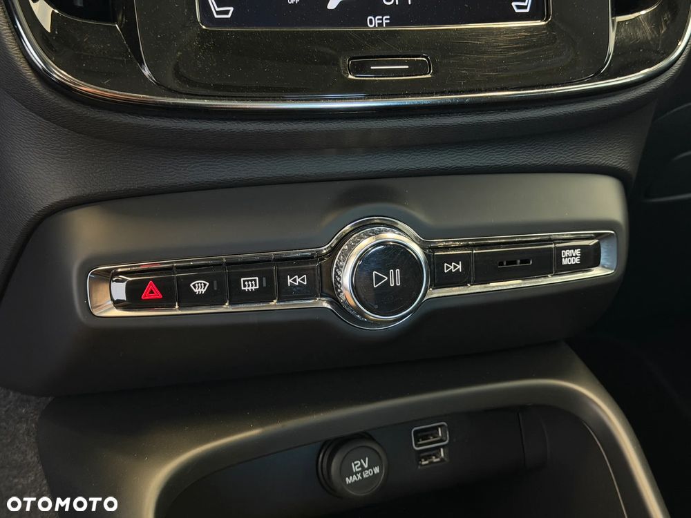 Volvo XC 40 T3 Momentum Pro - 18