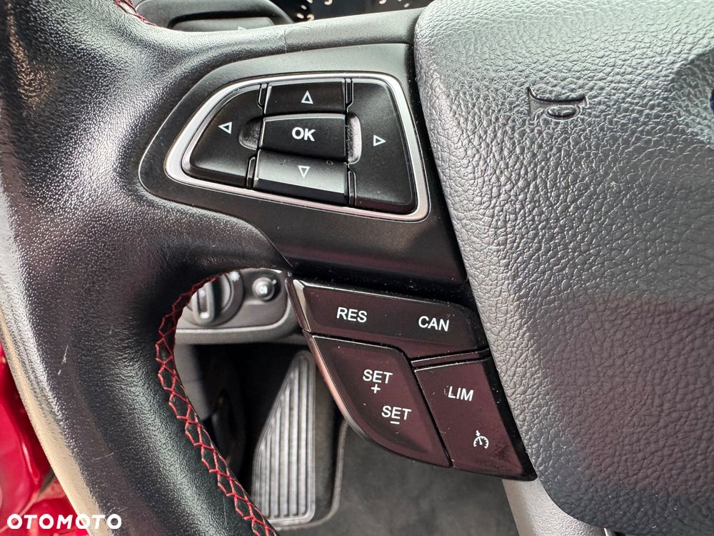 Ford Kuga 1.5 EcoBoost 2x4 ST-Line - 37