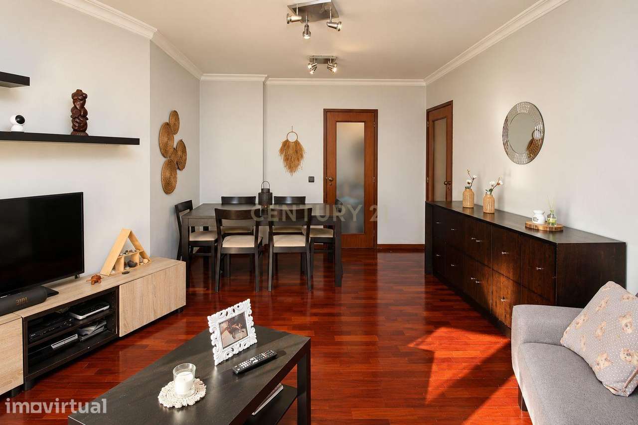 APARTAMENTO T2 NA VENDA NOVA – RIO TINTO  Varanda ampla | 2 casas de b - Grande imagem: 3/24