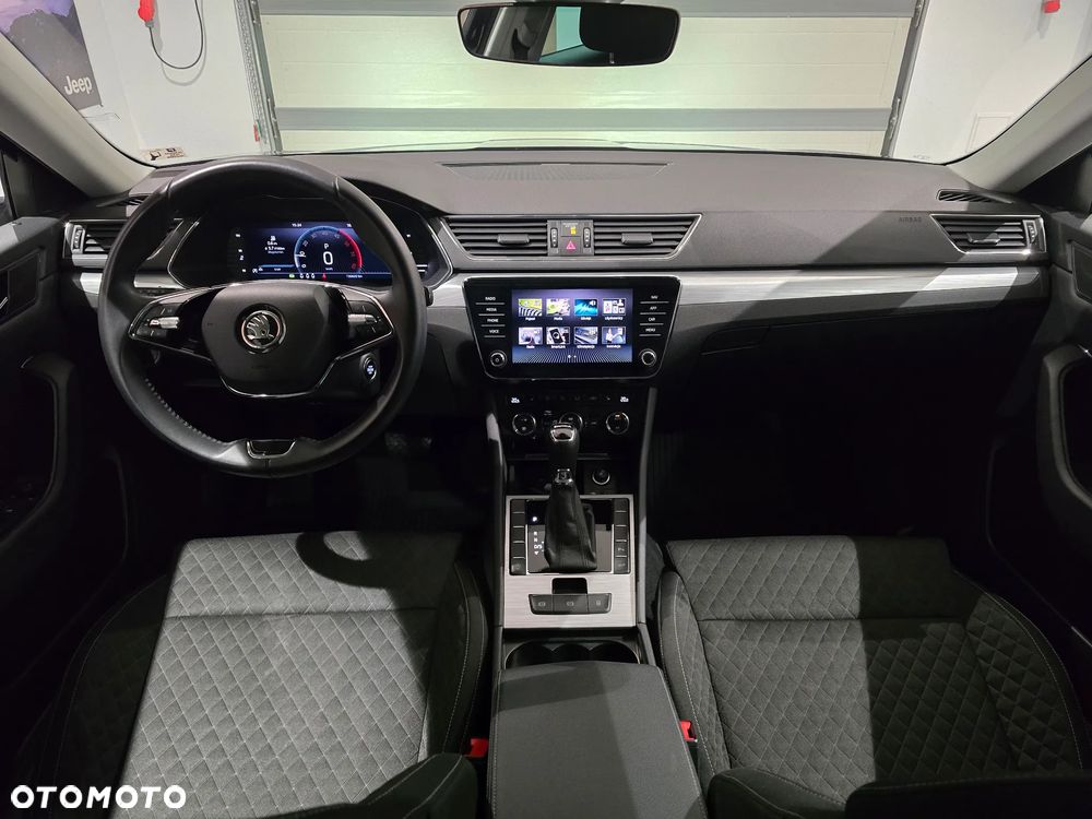 Skoda Superb 2023 photo 4