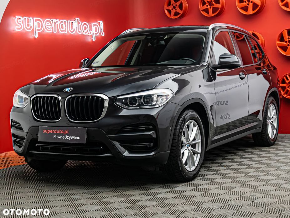 BMW X3 xDrive20i Advantage - 4