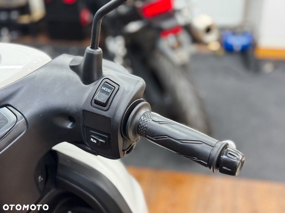 Yamaha Neos - 18