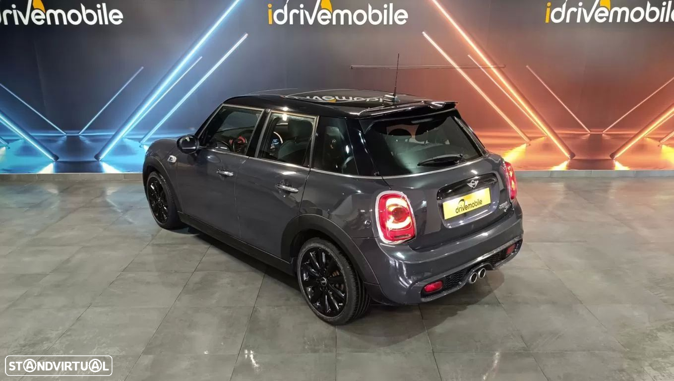 MINI 5 Portas Cooper SD Auto - 17
