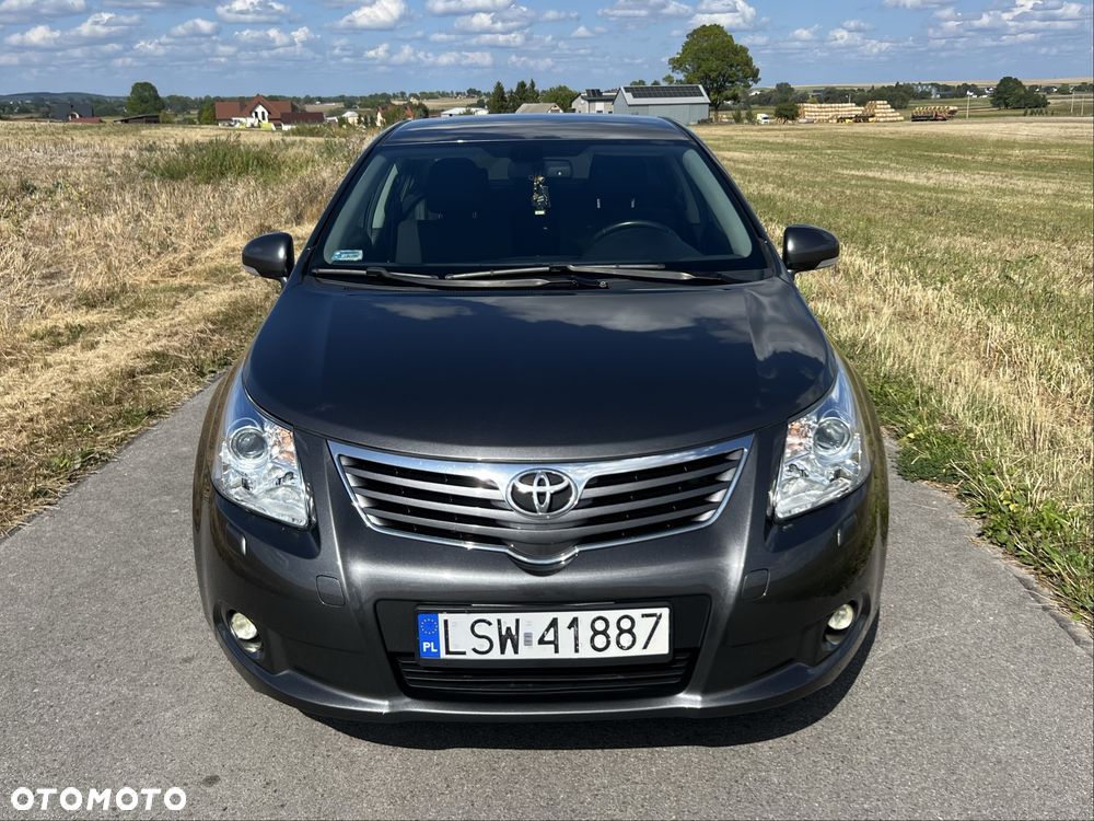 Toyota Avensis - 2