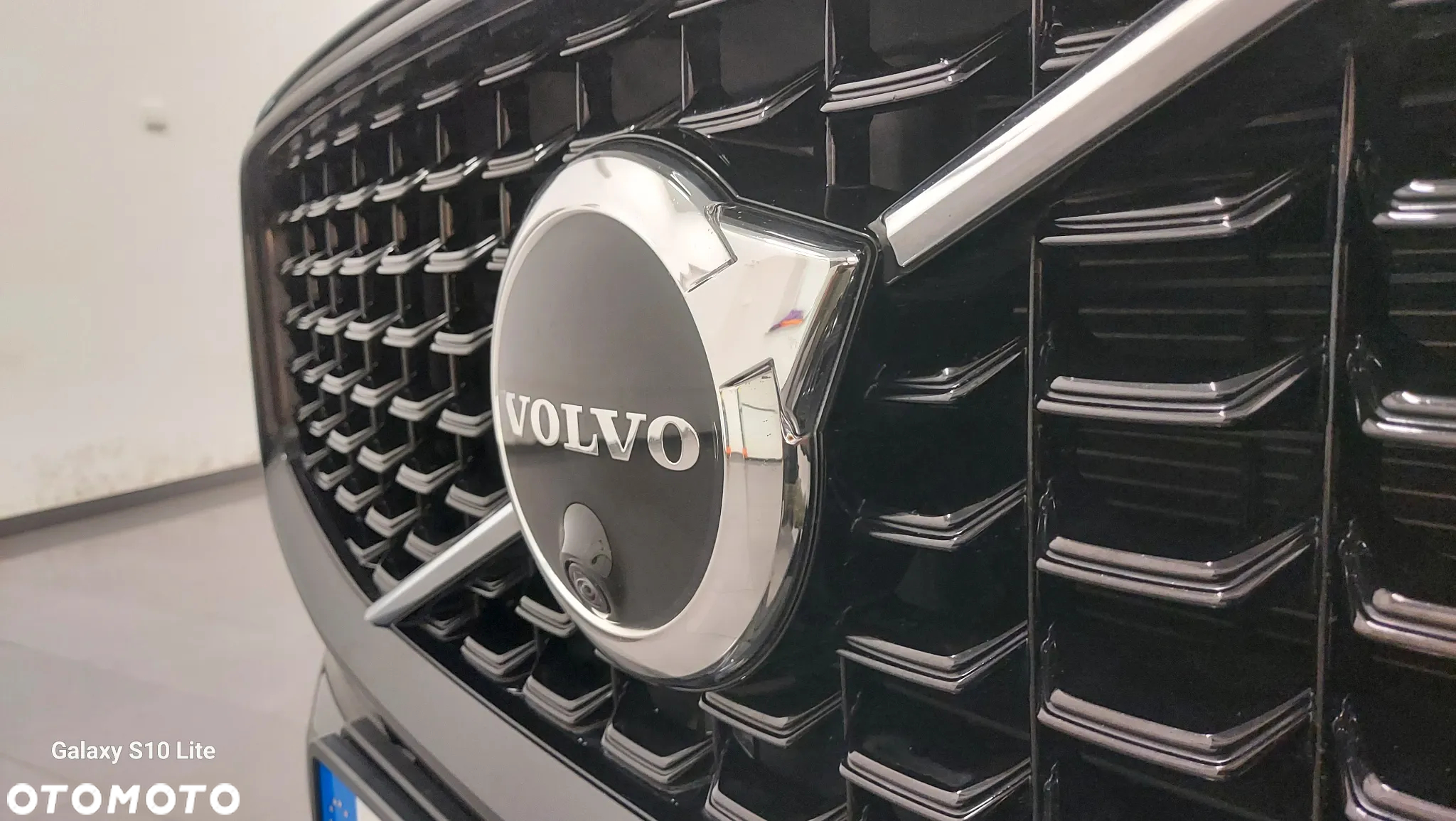 Volvo XC 60 B4 D Plus Dark - 12