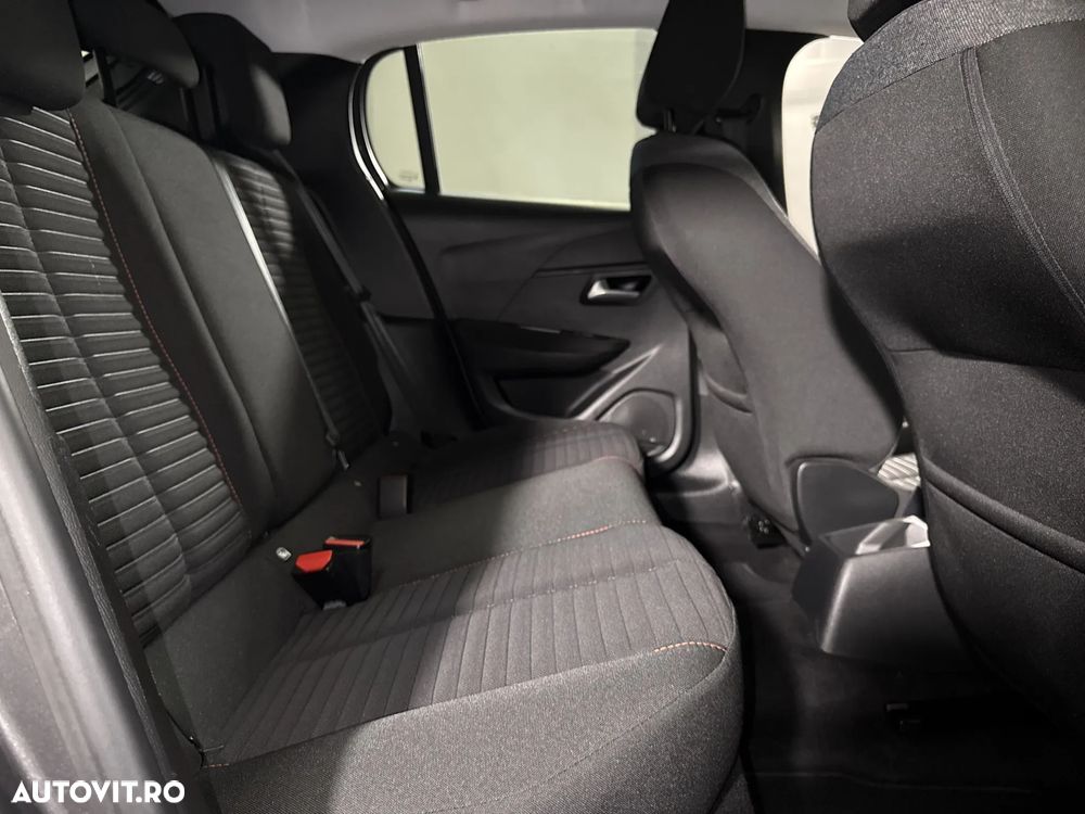 Peugeot 208 - 13