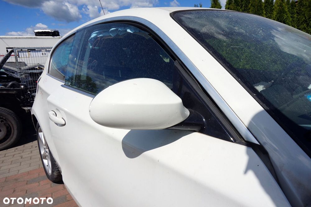 LUSTERKO ELEKTRYCZNE PRAWE 1 E81 LIFT 300 BIAŁY ALPINWEISS BMW 2007-2011 - 1