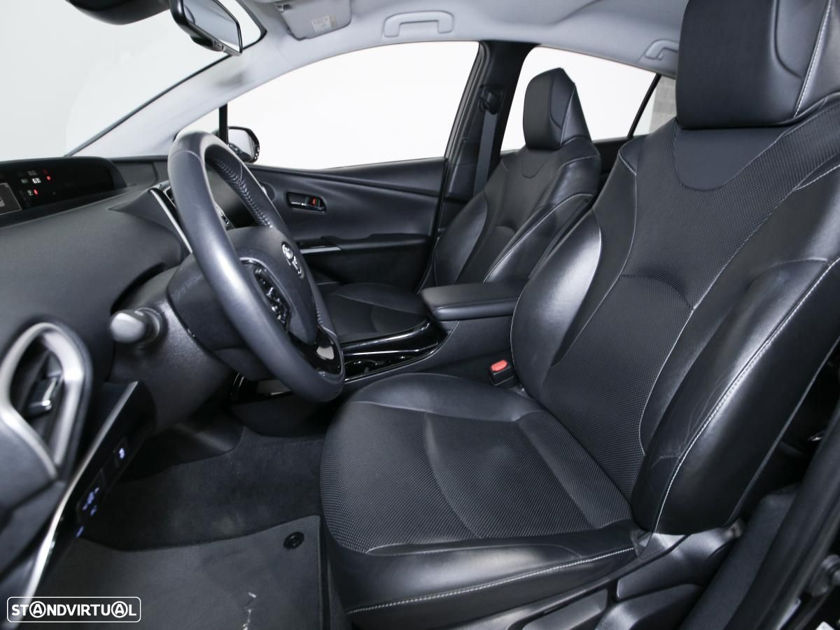 Toyota Prius 1.8 Plug-In Luxury - 8