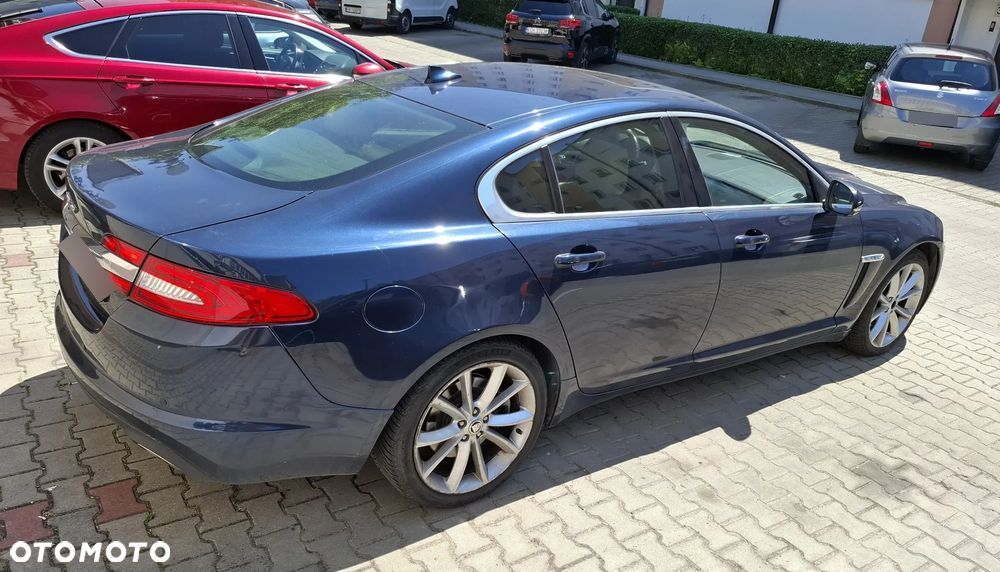 Jaguar XF 3.0 V6 D Premium Luxury - 6