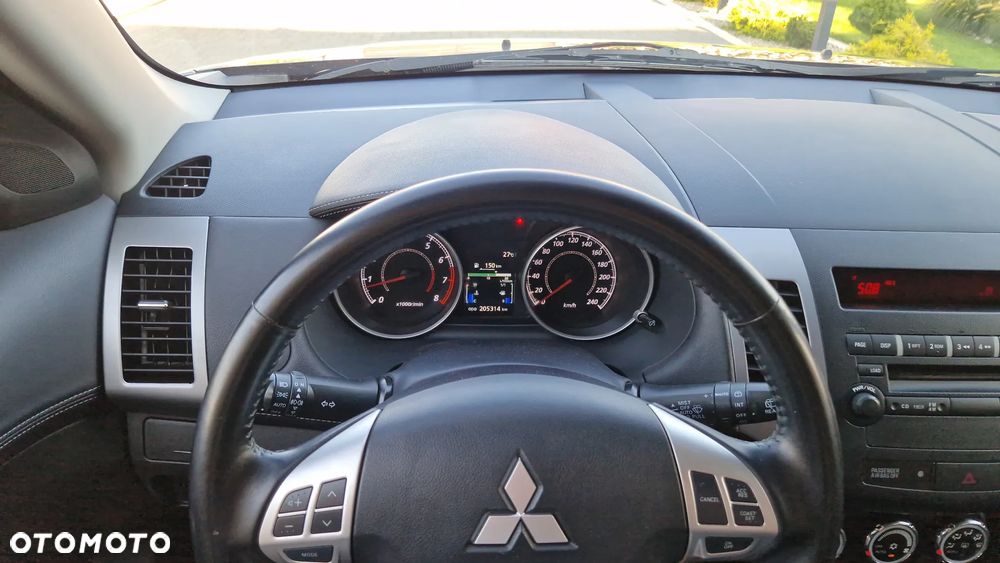 Mitsubishi Outlander 2.0 Invite 2WD - 19