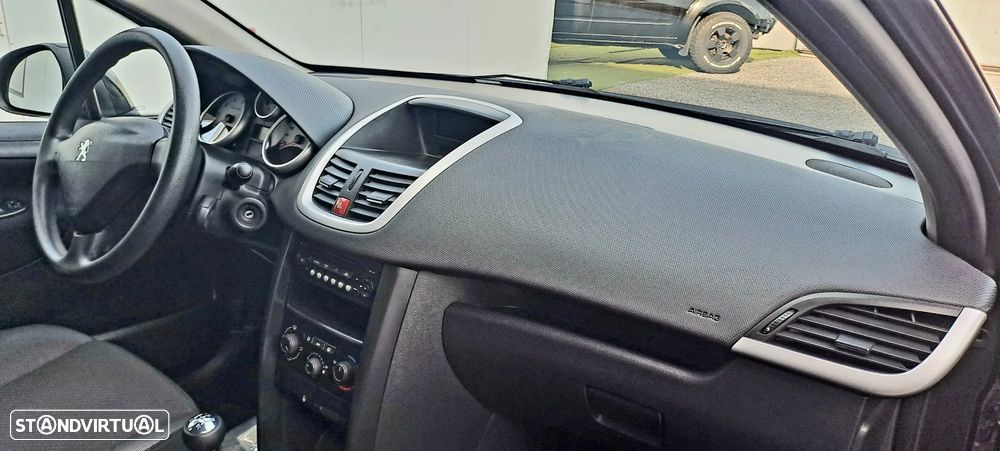Peugeot 207 1.4 16V Active - 12