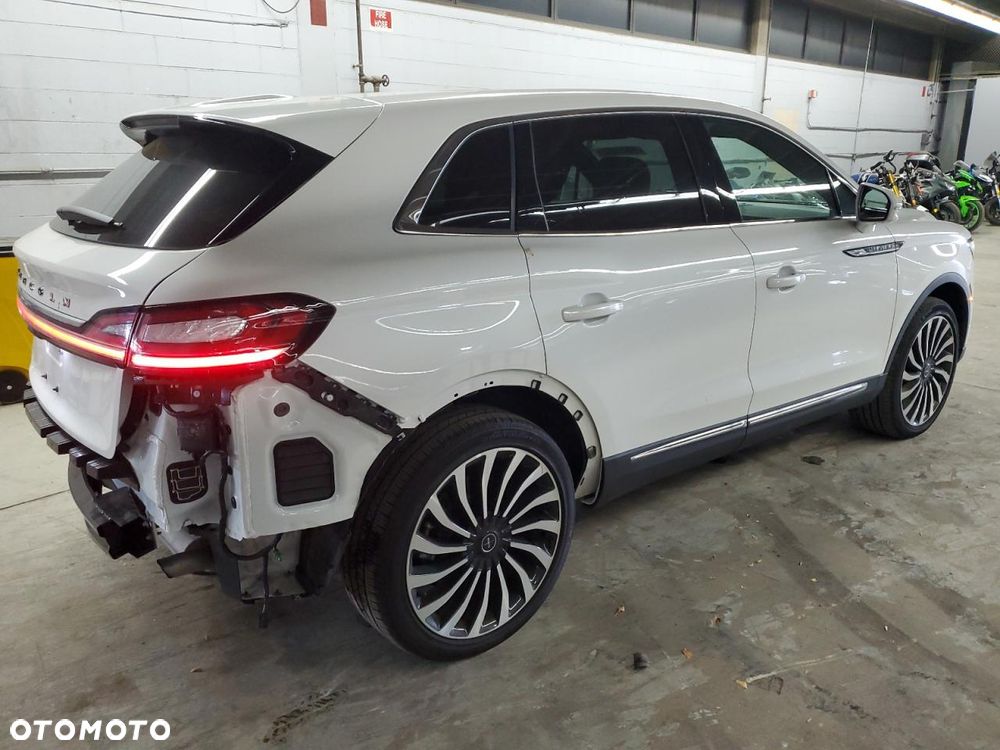 Lincoln Nautilus - 6