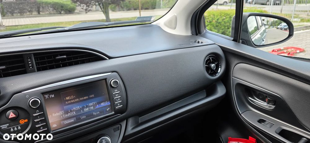 Toyota Yaris Hybrid 100 Dynamic EU6 - 13