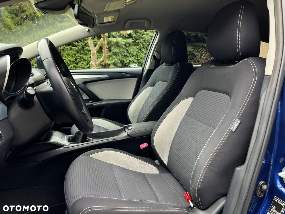 Toyota Avensis 1.6 Business Edition - 21