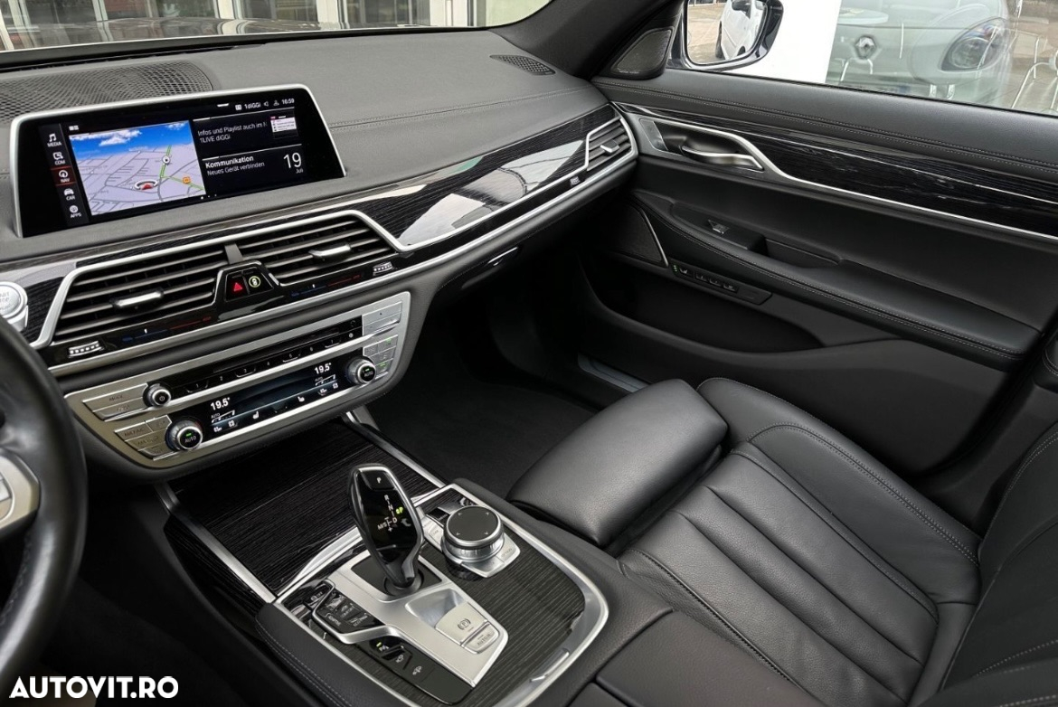 BMW Seria 7 745Le xDrive AT PHEV - 12