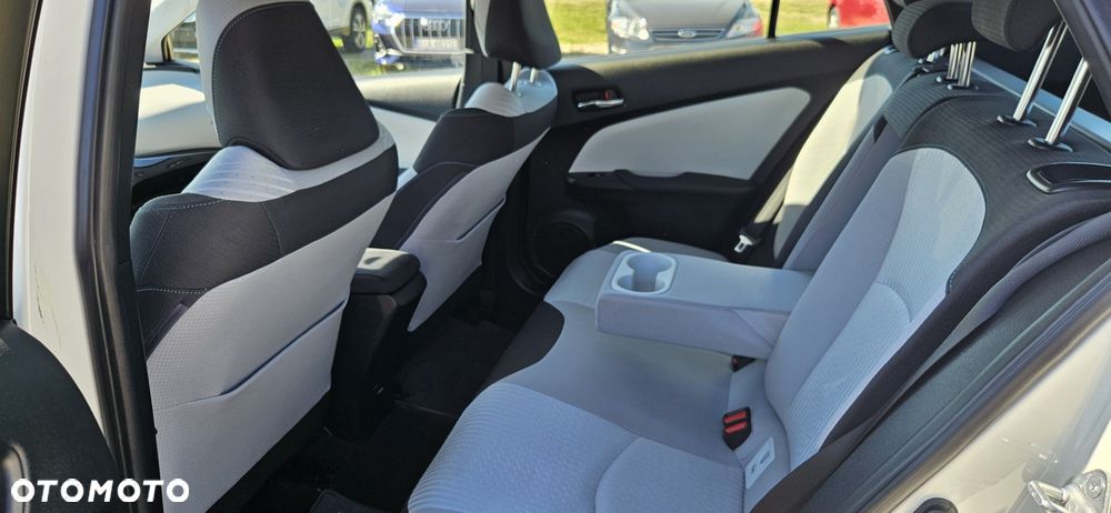 Toyota Prius Hybrid Executive - 18