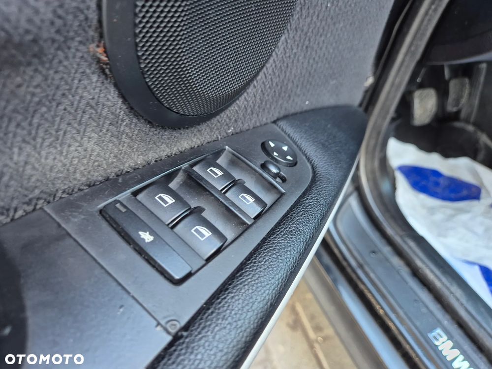 BMW Seria 3 320d - 32