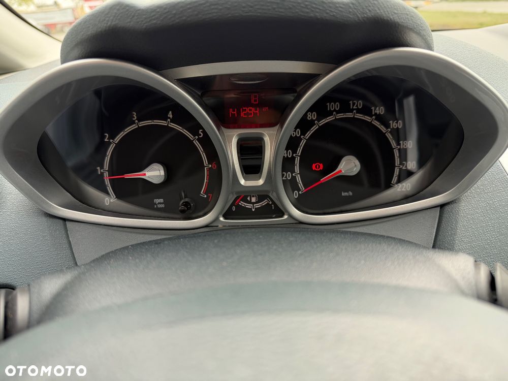 Ford Fiesta 1.25 SYNC Edition - 25