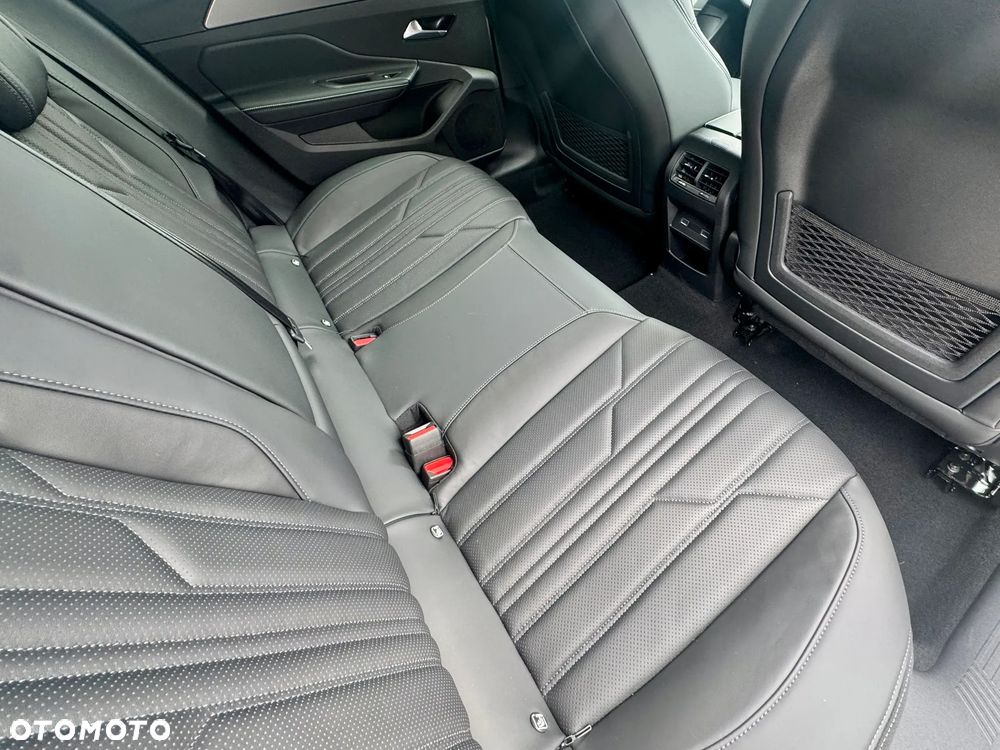 Peugeot 408 1.6 Plug-in Hybrid 240 GT Exclusive e-DCS7 - 14