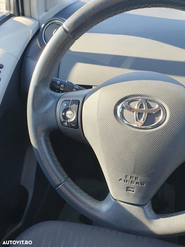 Toyota Yaris 1.3 Luna - 6
